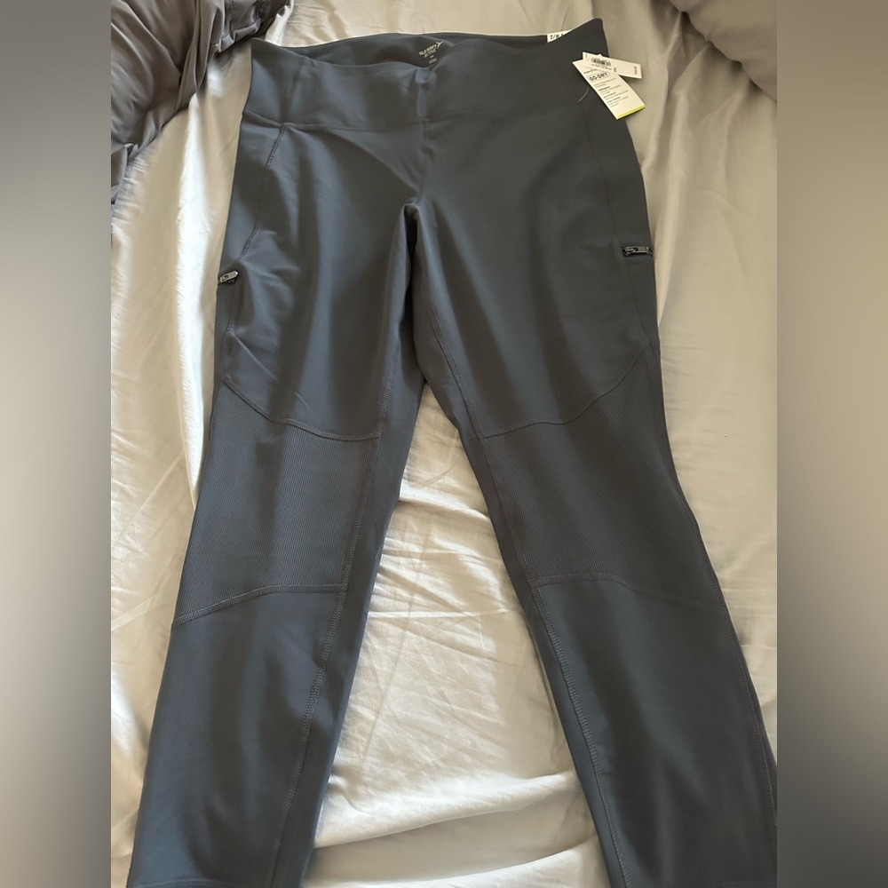 NWT XXL Old Navy gray leggings with zippered pockets